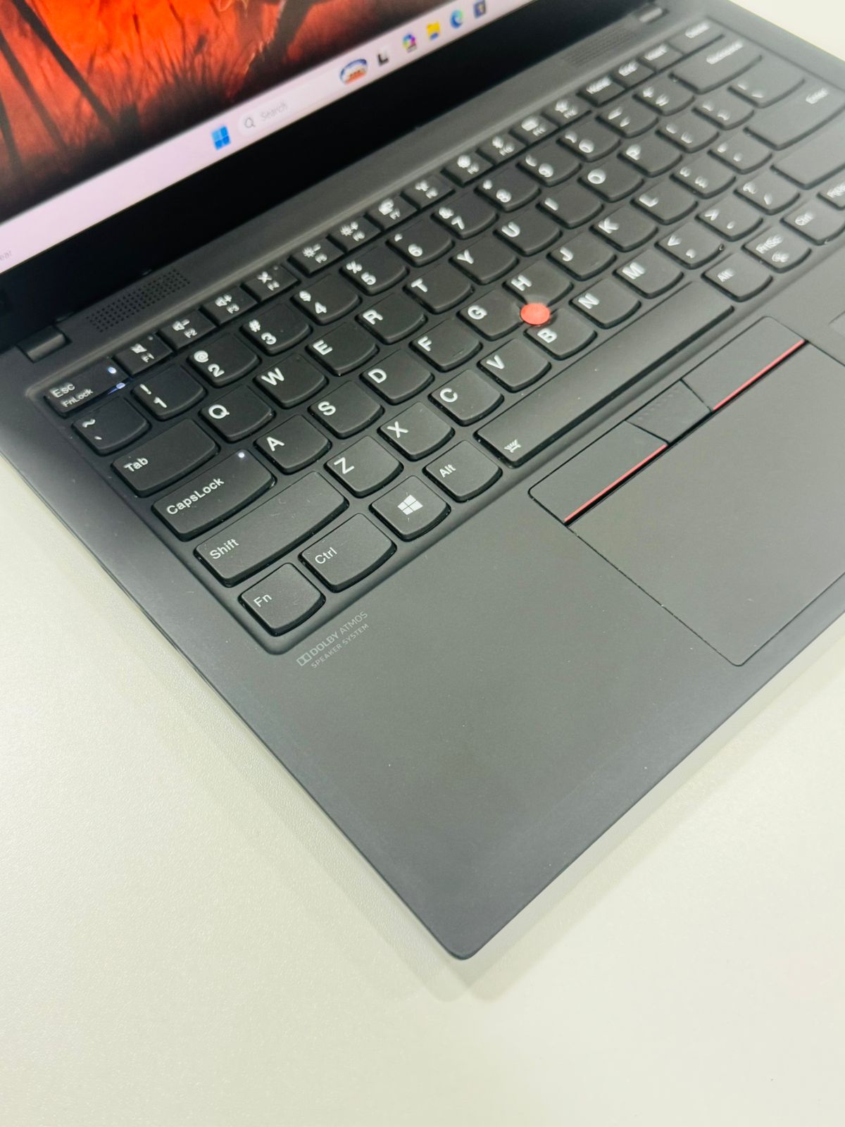 Lenovo Thinkpad X1 Carbon Core i7 8th Gen 16GB RAM 512GB - Image 7
